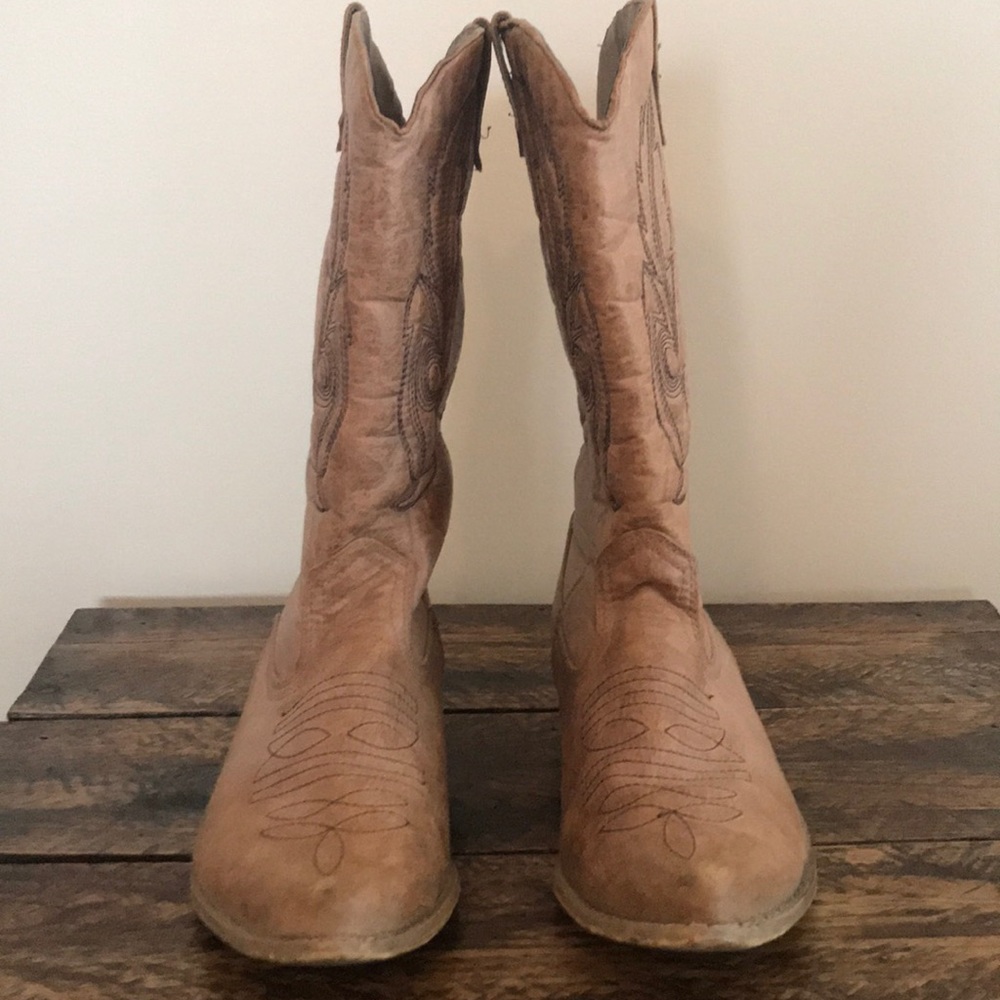 Women’s cowboy boots
